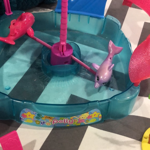 Polly Pocket Waterpark and Van set + accessories - Picture 9 of 11